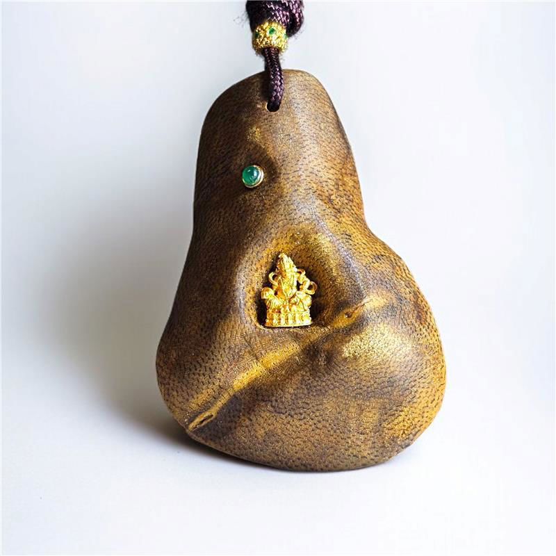 18K 金黄财神翡翠沉香木吊坠 (9.17g)