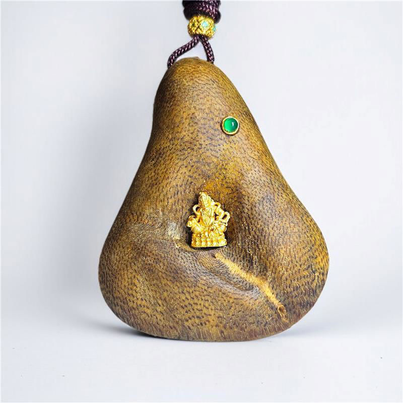 18K 金黄财神翡翠沉香木吊坠 (8.76g)