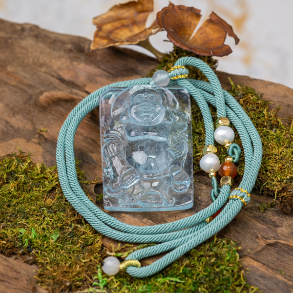 Glass pendant necklace online