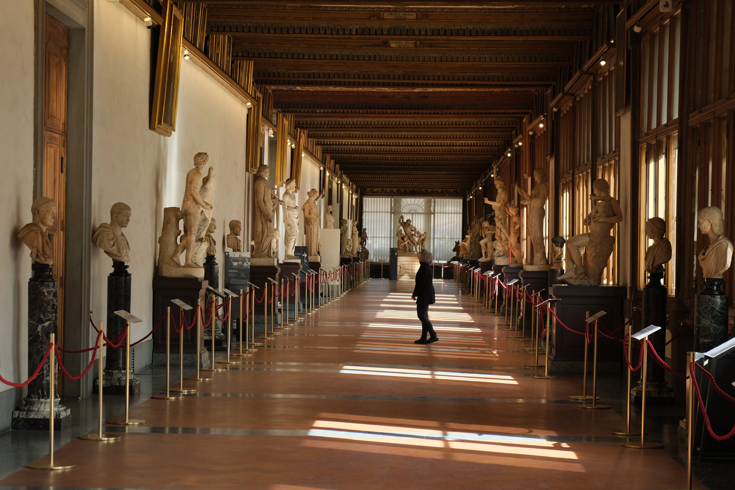 Inside-the-Uffizi.jpg