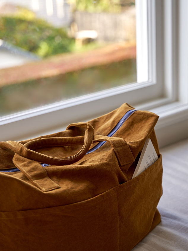 Marlo Contrast Overnight Bag