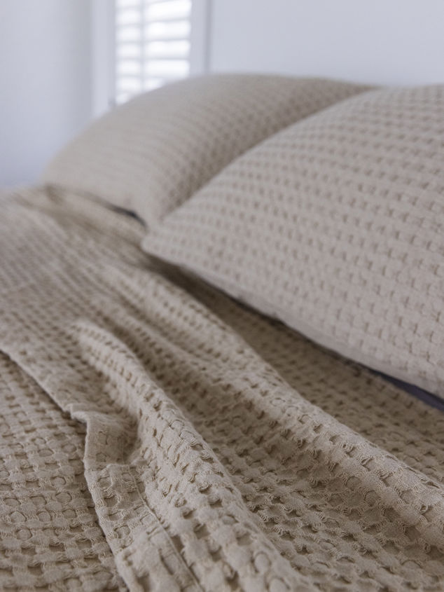 Textured Waffle Bedspread