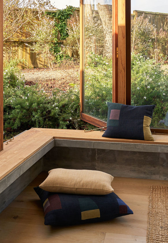 Build Cushion Cover