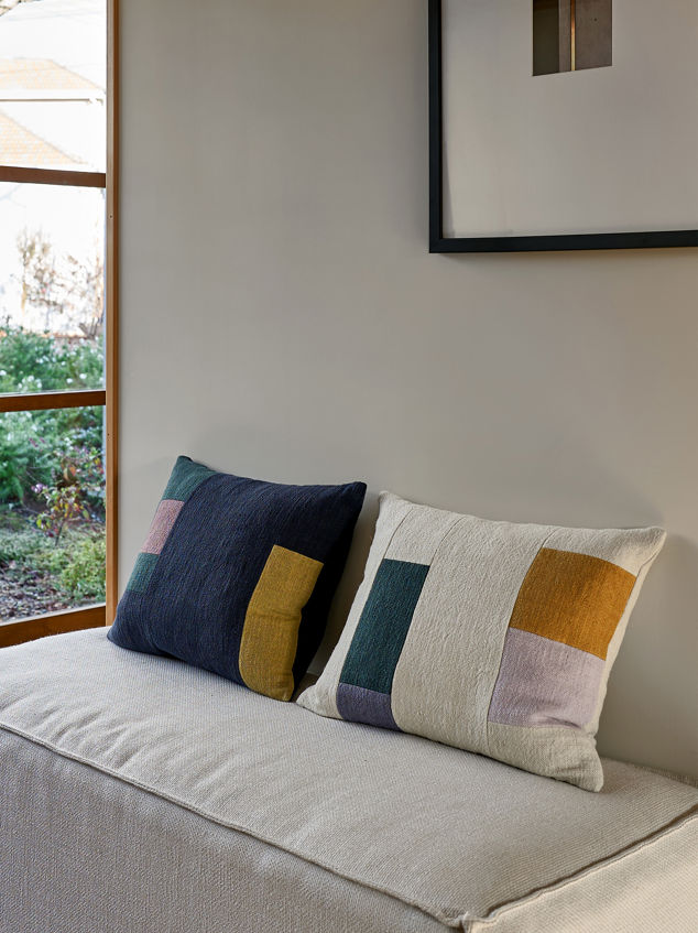 Build Cushion Cover