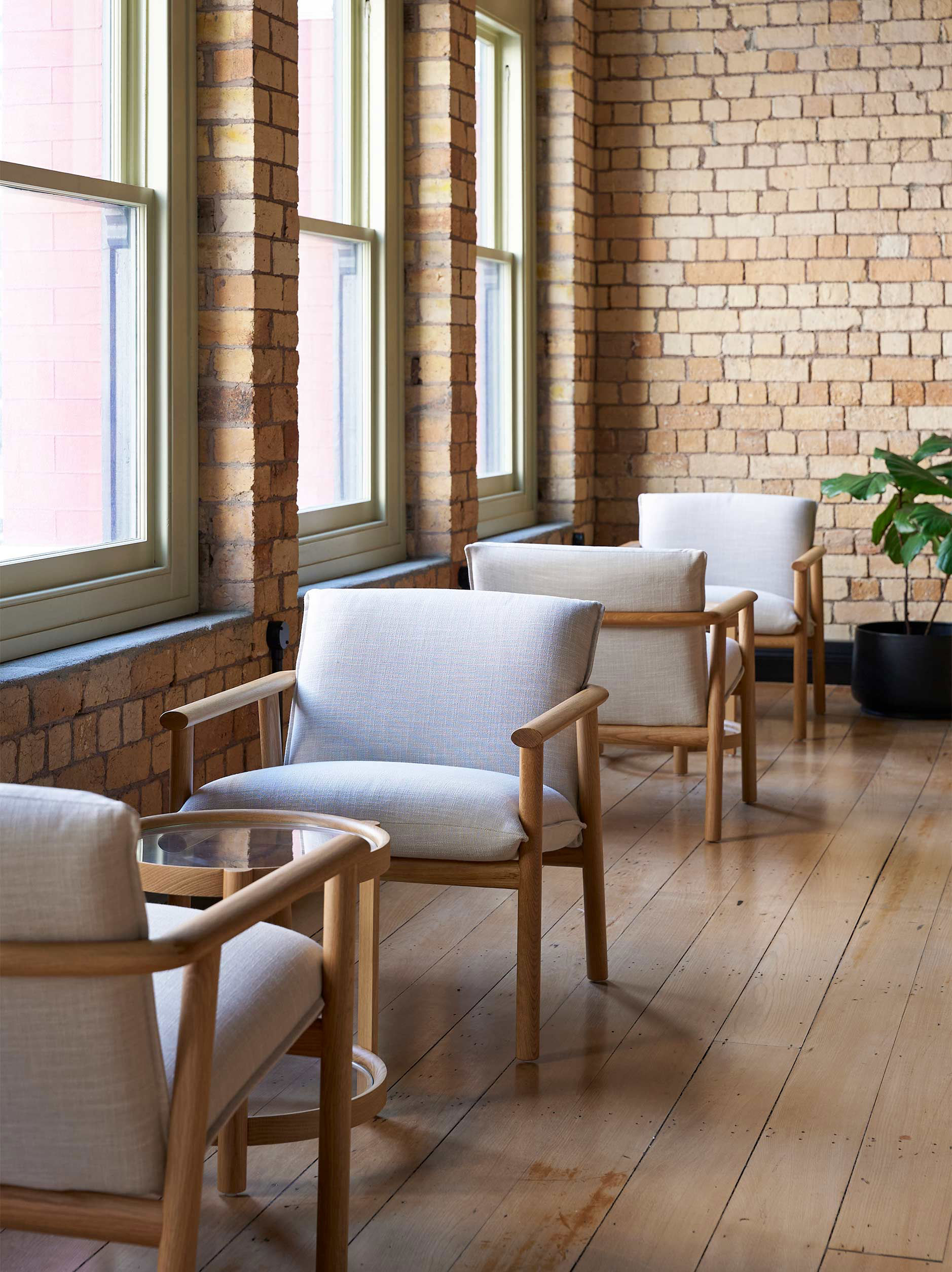 Label Armchair Low