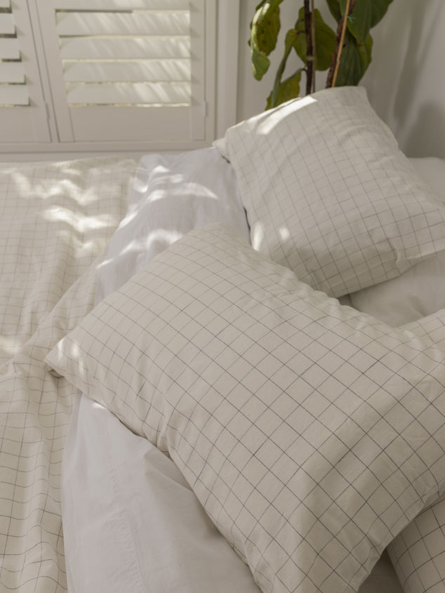 Grid Pillowcase Pair