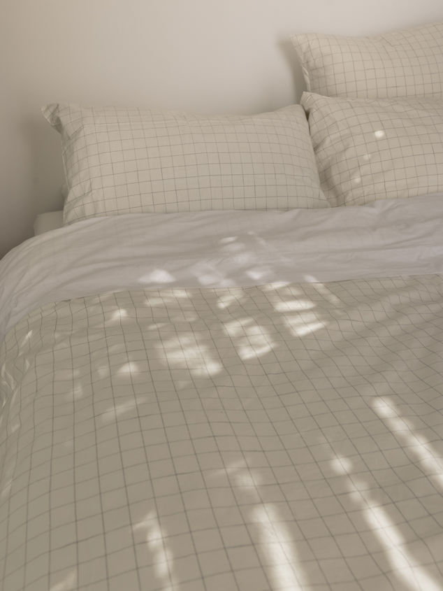 Grid Pillowcase Pair