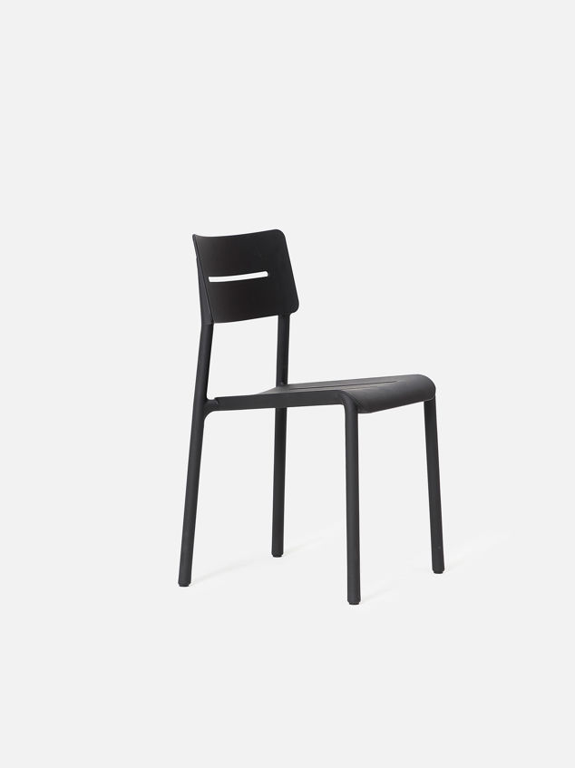 Outo Chair