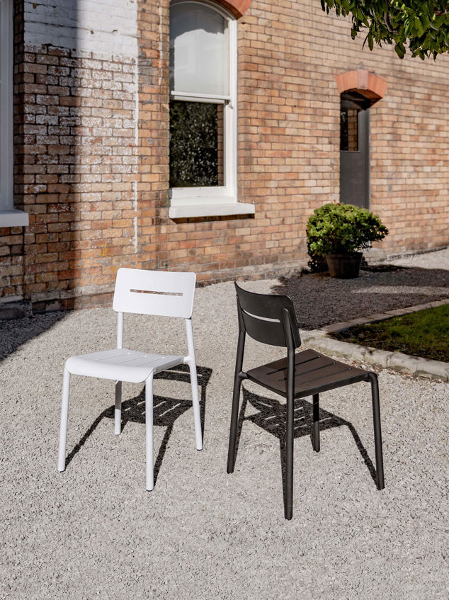 Outo Chair