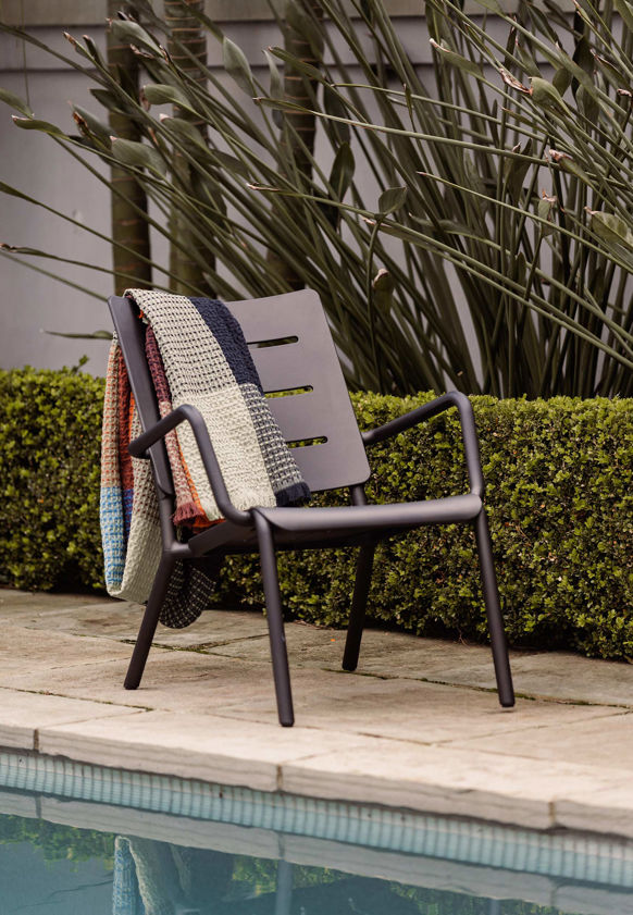 Outo Lounger Chair