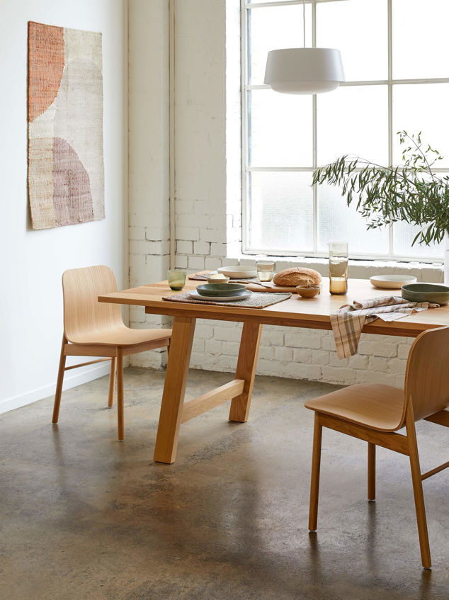 Aspen Chair w/ Wooden Legs