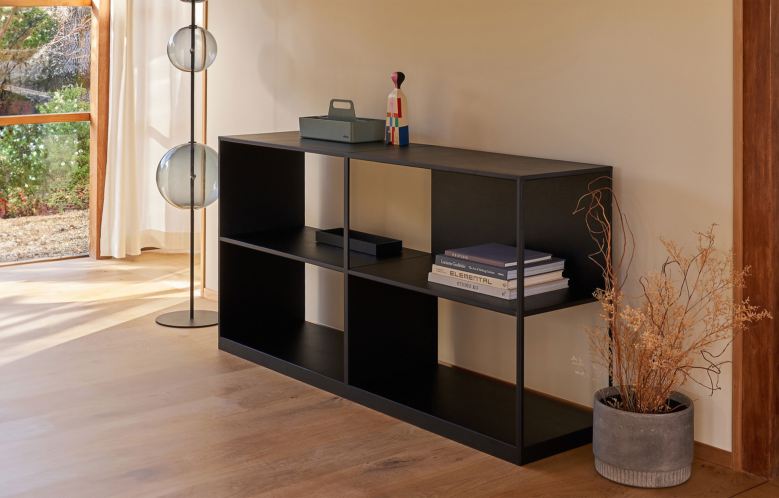 Linear Shelf Low Double