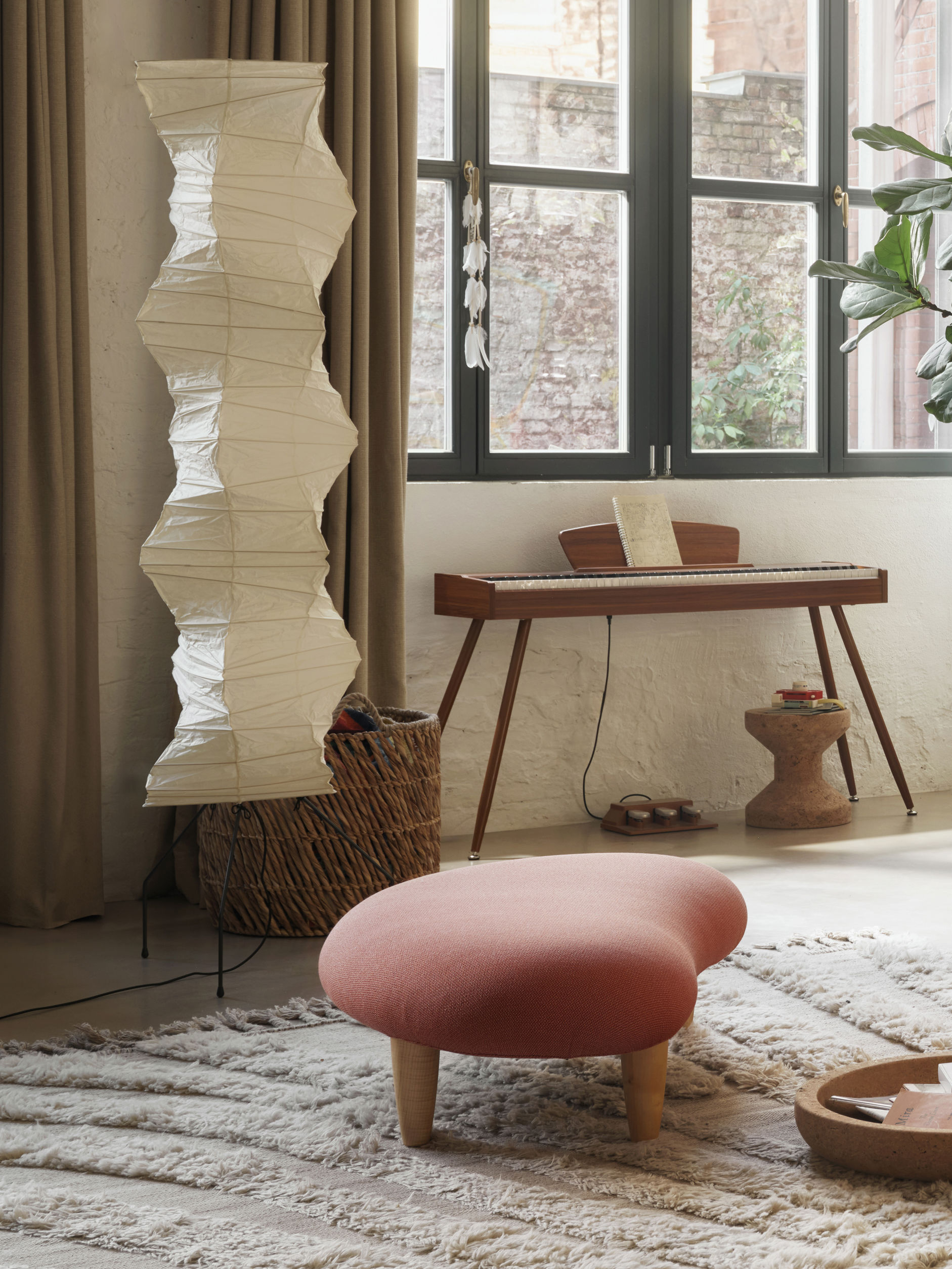 Akari UFN-33N Standard Lamp