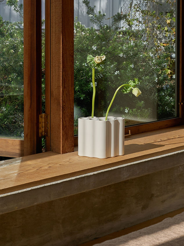 Vitra Nuage Ceramic Vase
